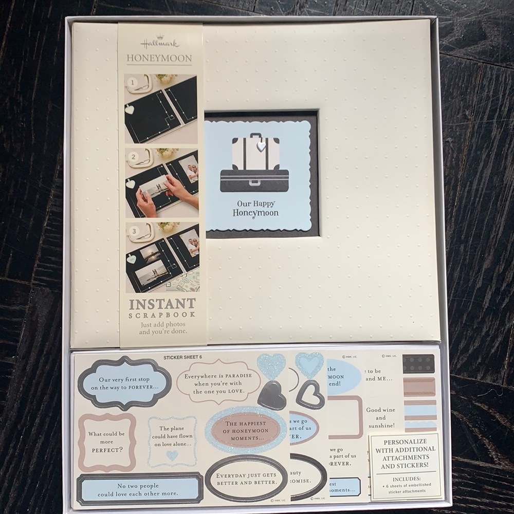 Hallmark - Honeymoon Scrapbook